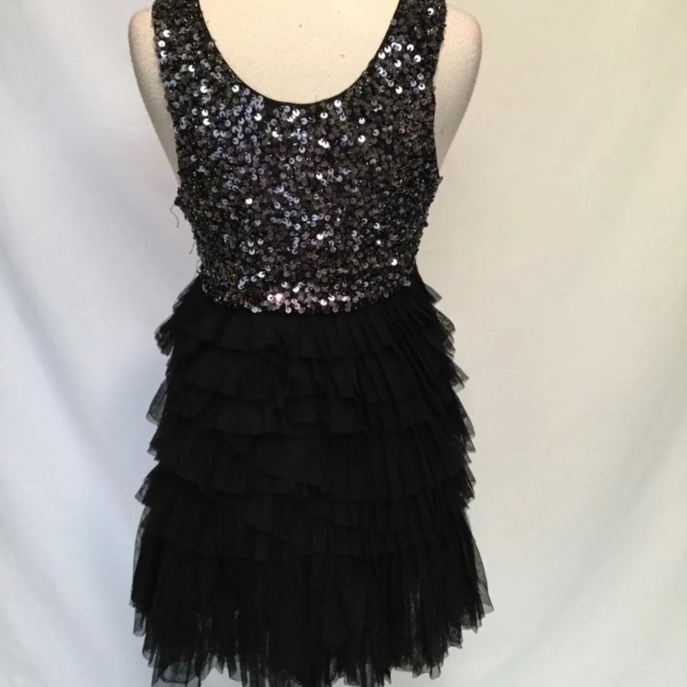 ALICE & OLIVIA Party Dress- Sequins and Ruffles-Size M-Adorable!